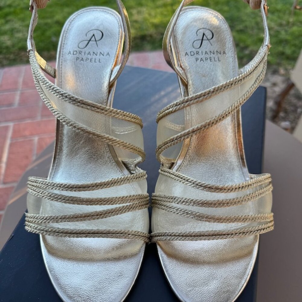 Adrianna Papell "Brenton Platino Metallic Rope" Sandal 9M/39Euro